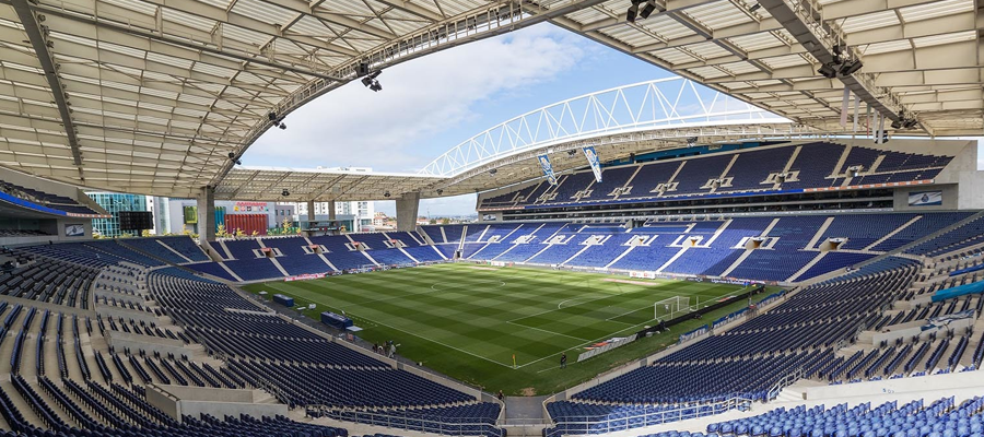 Vista interna do Estádio do Dragão, casa do FC Porto